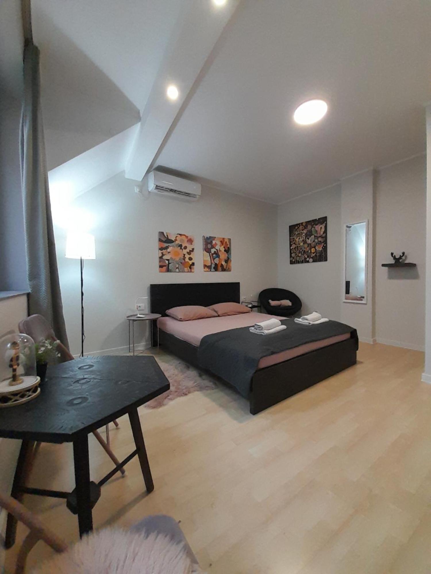 Cool & Cozy Center Apartment Subotica Exterior photo